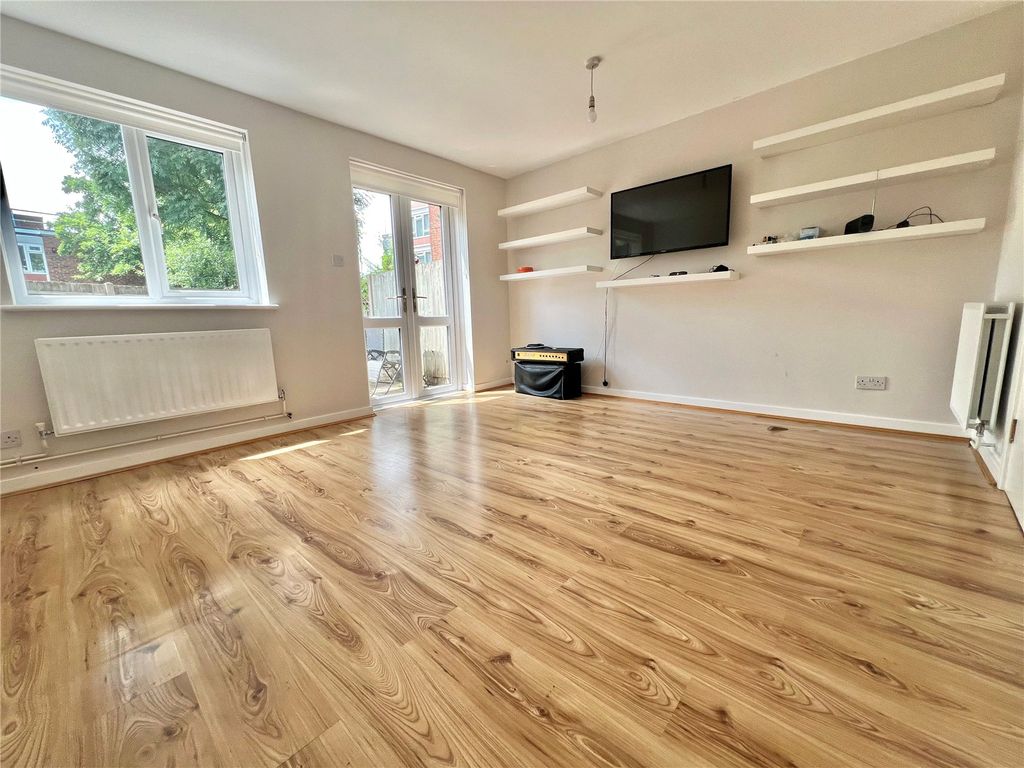 Property photo 1 of 7 Picture No. 09
