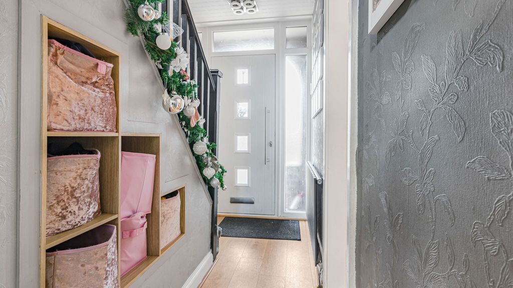 Property photo 2 of 24