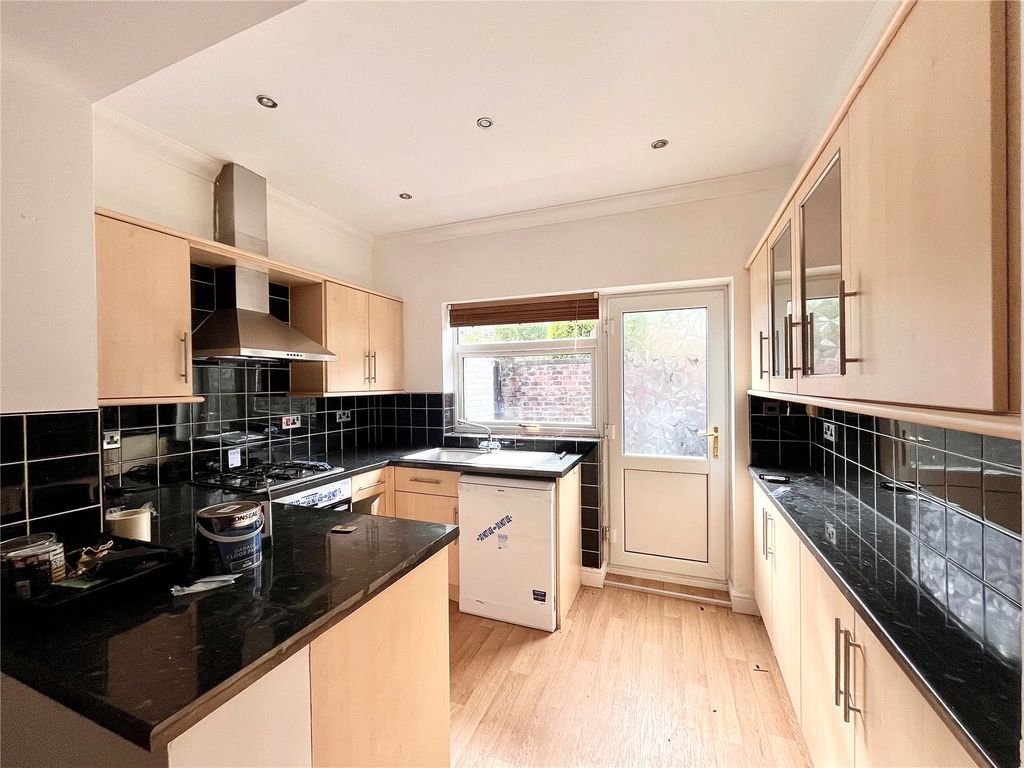 Property photo 2 of 13 Picture No. 10