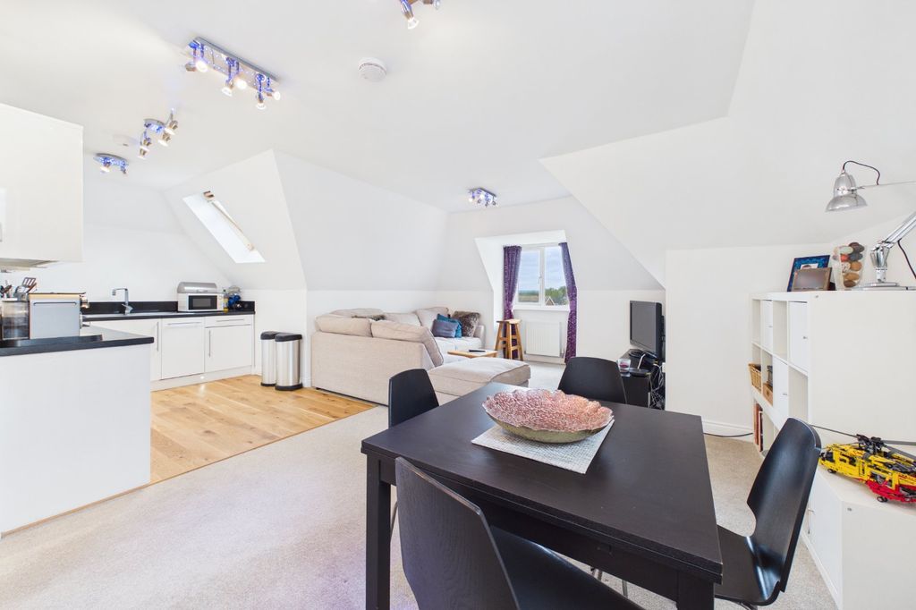 Property photo 2 of 17 Picture No. 20