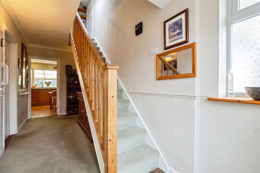 Property photo 2 of 27 Picture No. 25