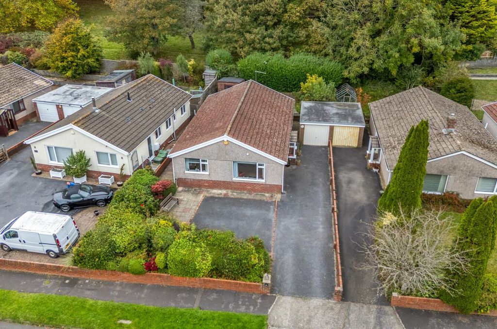 Property photo 1 of 24 1365814-11-68F0E2Eb57963-Arw-1.Jpg