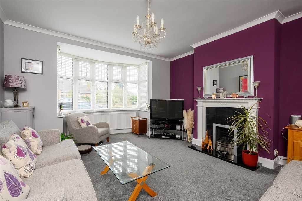 Property photo 2 of 21 Living Room