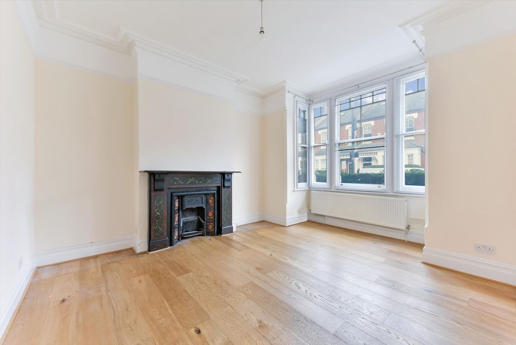 Property photo 2 of 20 Image