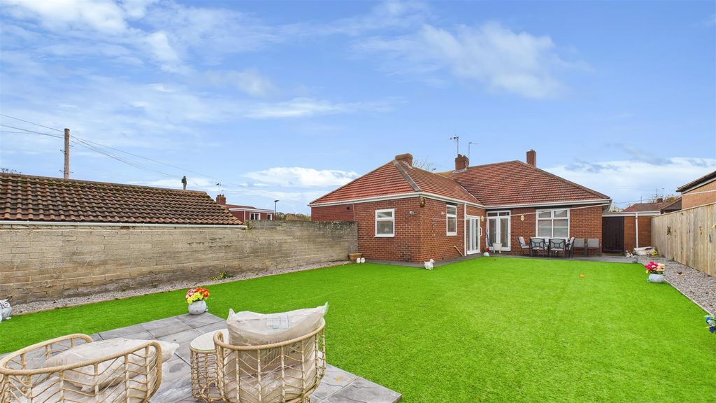 Property photo 2 of 19 Outside