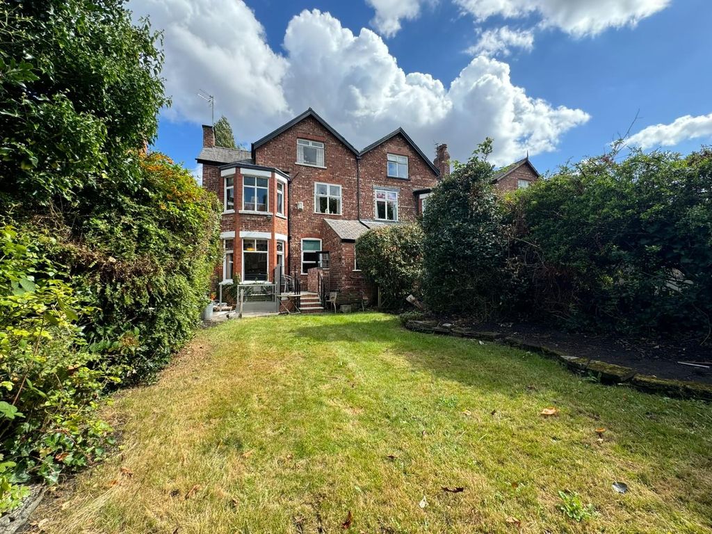 Property photo 2 of 27