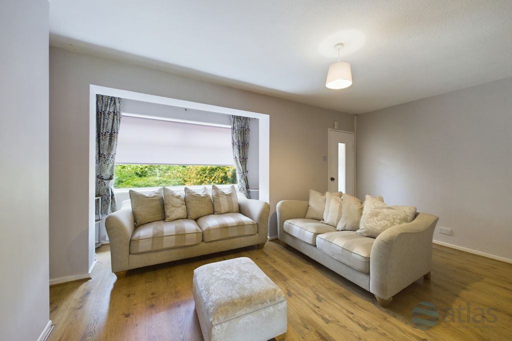 Property photo 1 of 15 Living Space