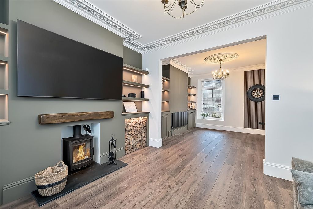 Property photo 2 of 20 Lounge/Dining Room