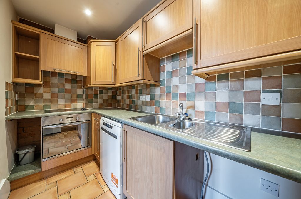 Property photo 3 of 33 1340046-15-68A35A...