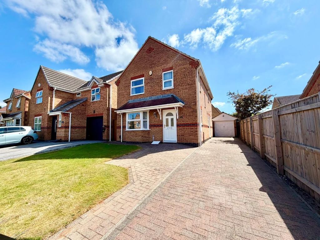 Property photo 1 of 17 External