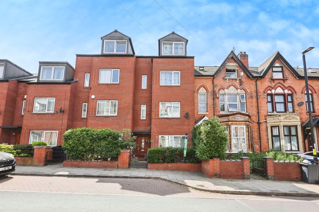 Property photo 2 of 17