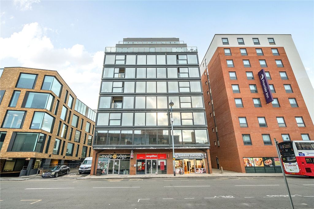 Property photo 1 of 20 Picture No. 09