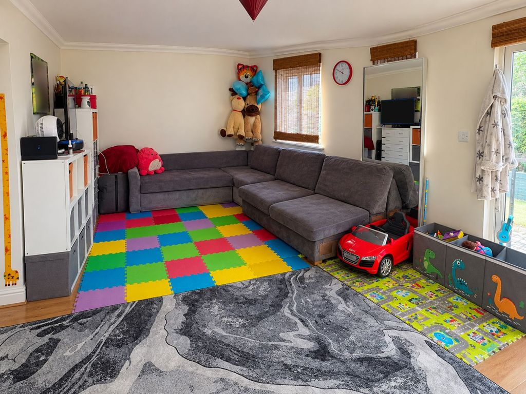 Property photo 3 of 7