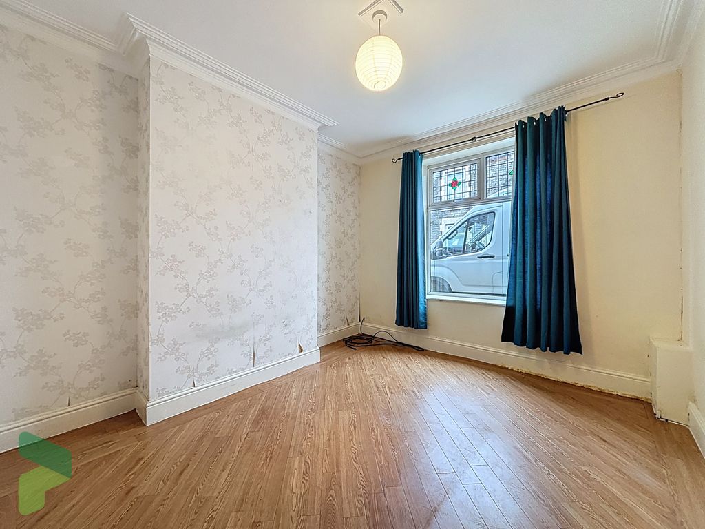 Property photo 2 of 11 Living Room