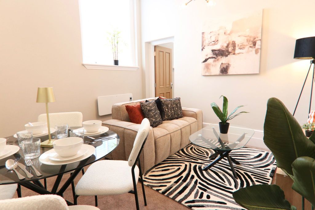Property photo 1 of 36 Luxury 1 Bedroom Duplex Apartment Â€“ Fully Furnished | South Parade, Wakefield City Centre
