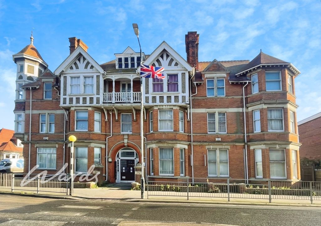 Property photo 1 of 7 External