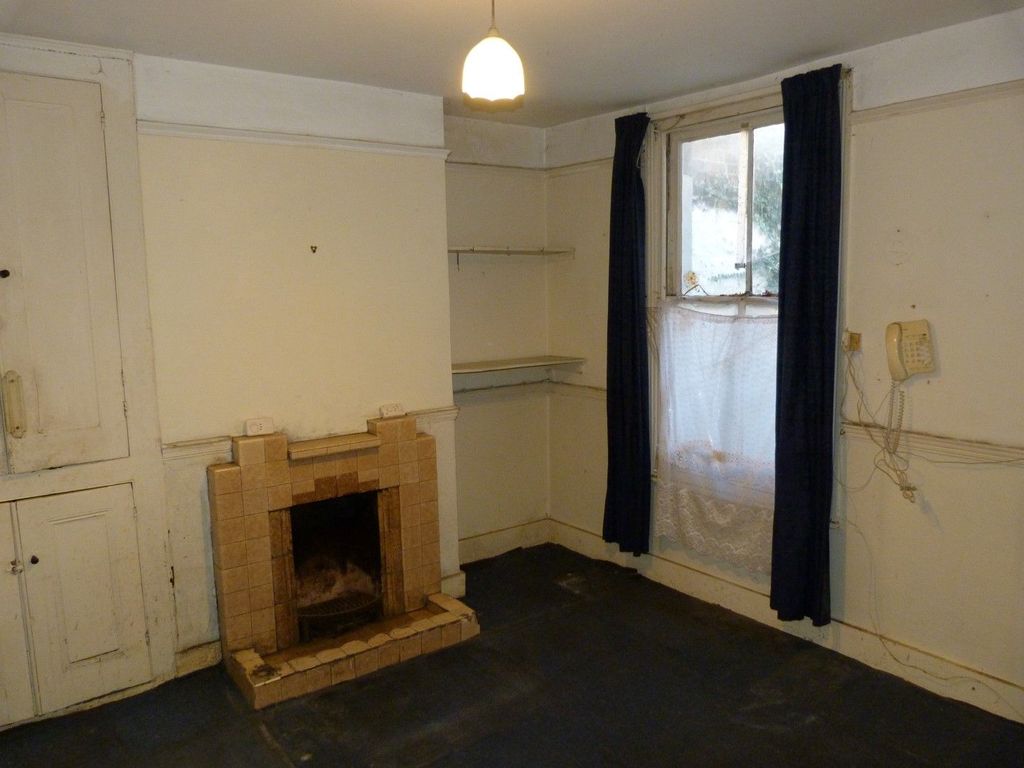 Property photo 3 of 8 Photograph 3