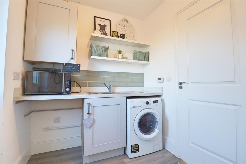 Additional image 18 of 5 bed detached house for saleHome Field Drive, Braintree CM7