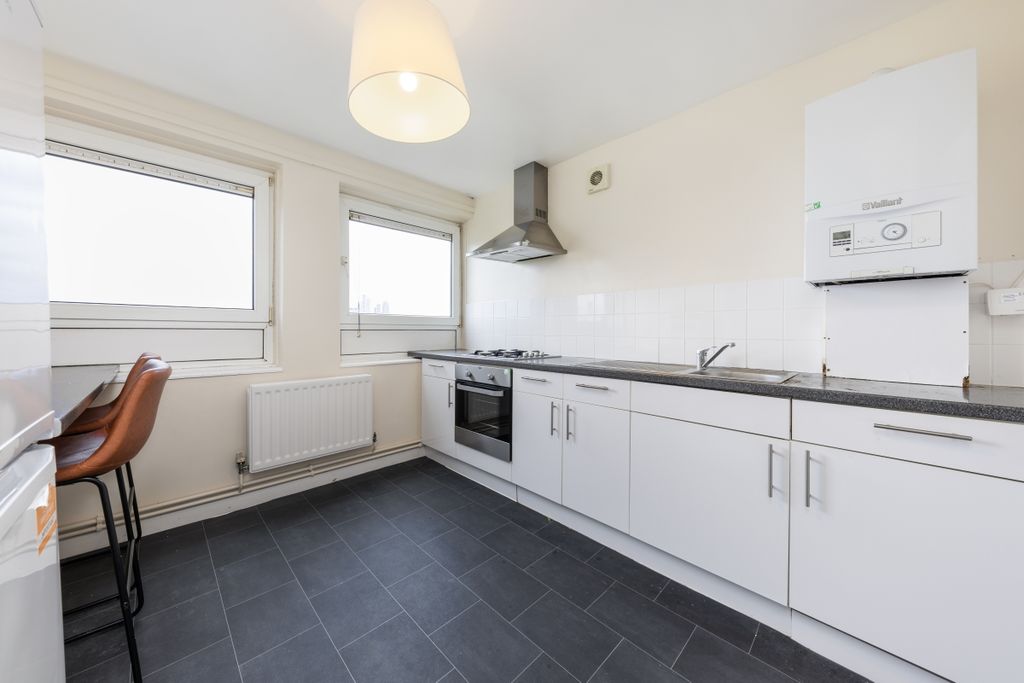 Property photo 3 of 9 Stangate Flat 52 ...