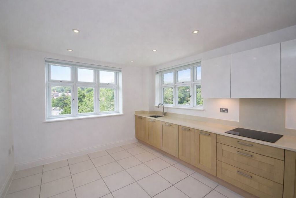 Property photo 3 of 13 Photo 4