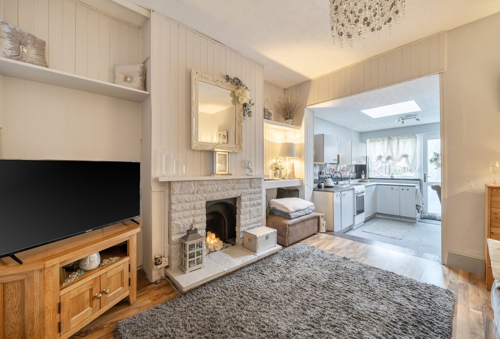 Property photo 3 of 20 1436067-15-69c6Ac...