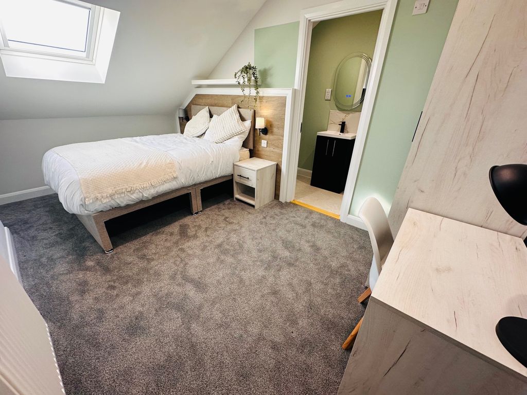 Property photo 3 of 26 Image