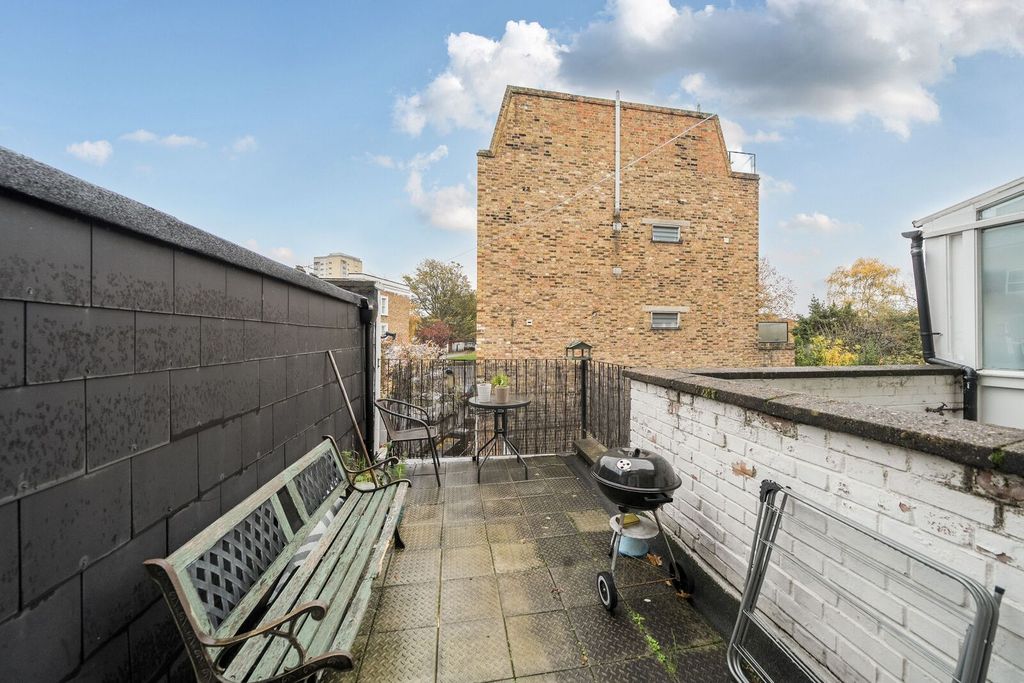 Property photo 3 of 5