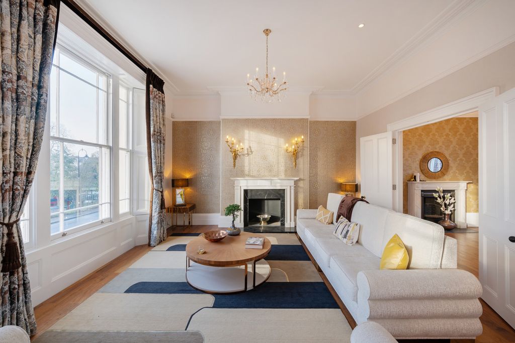 Property photo 2 of 19