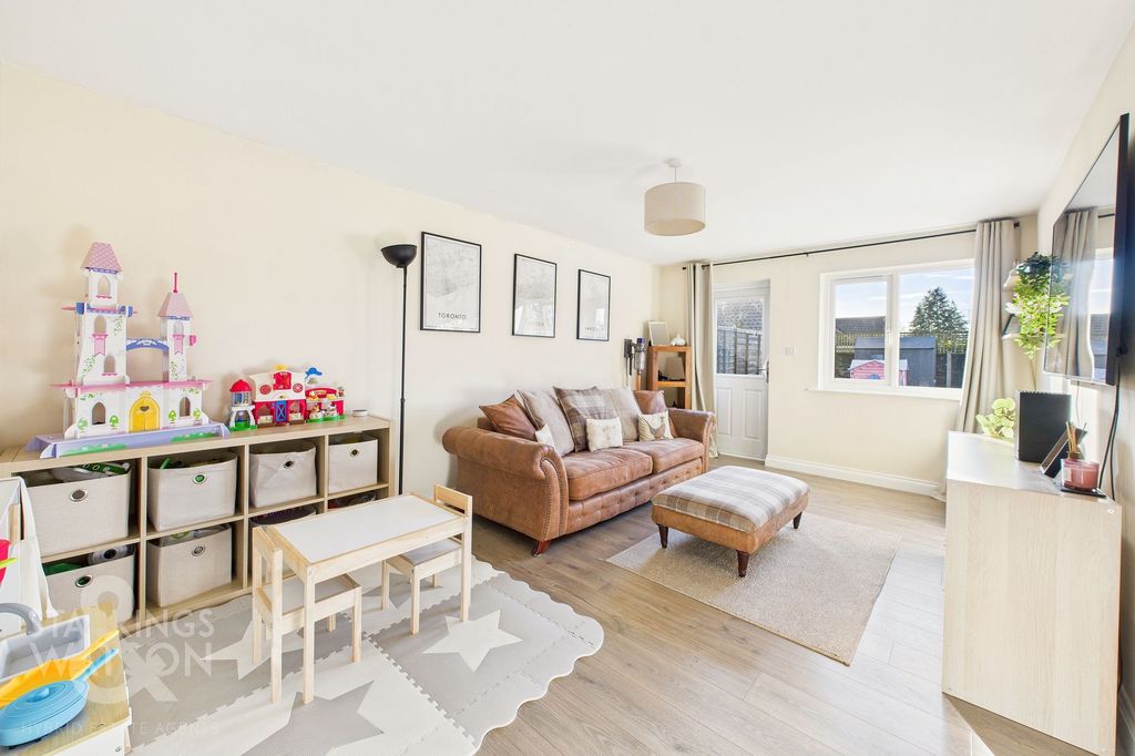 Property photo 2 of 20