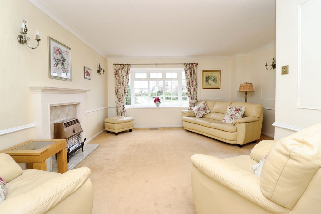 Property photo 3 of 19 Img_9505