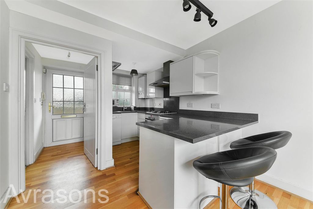 Property photo 3 of 12 Kitchen