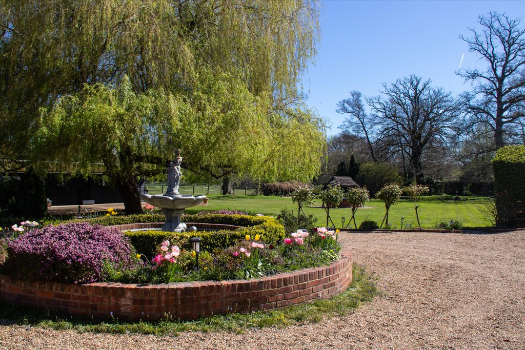 Property photo 3 of 46 Image