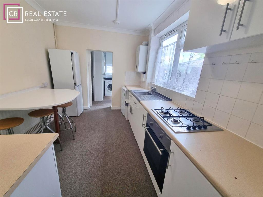 Property photo 3 of 15 Kitchen