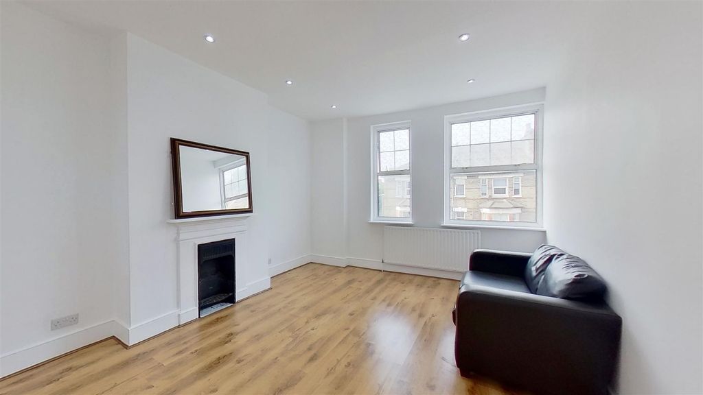 Property photo 1 of 7 Garratt-Lane-Earlsfield-Sw18-09242022_123126.Jpg