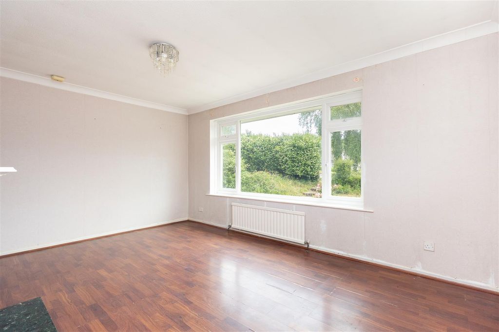 Property photo 3 of 16 Living Room