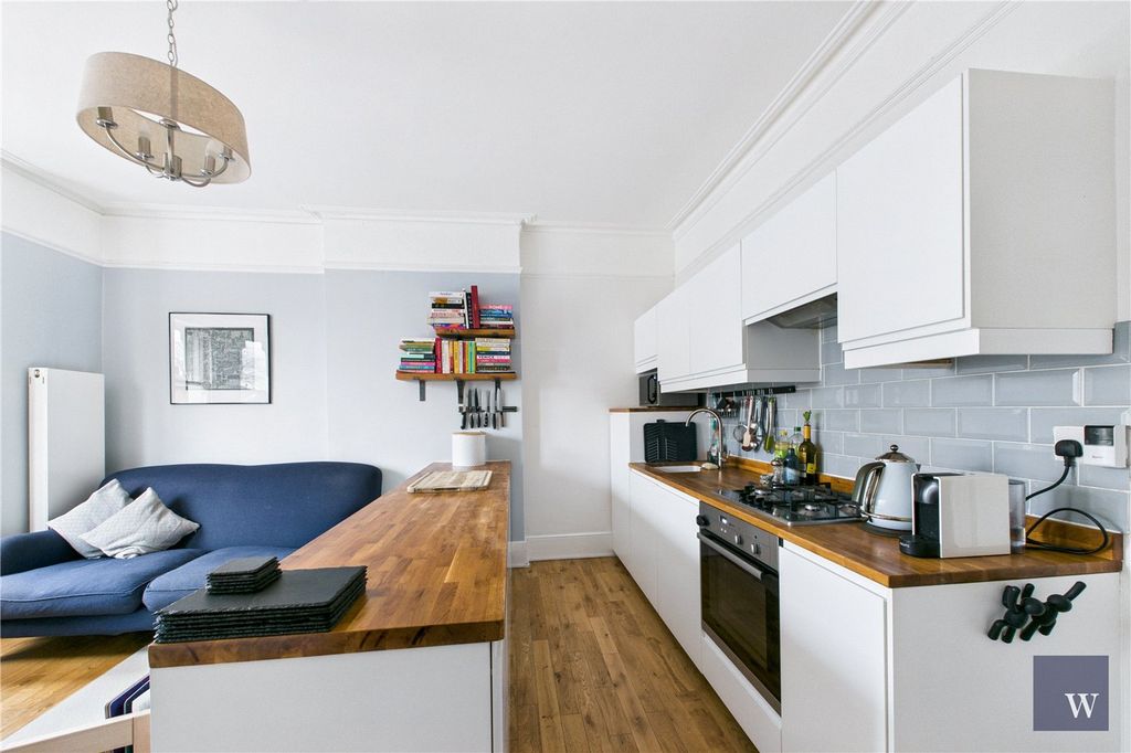 Property photo 3 of 19 Picture No. 14