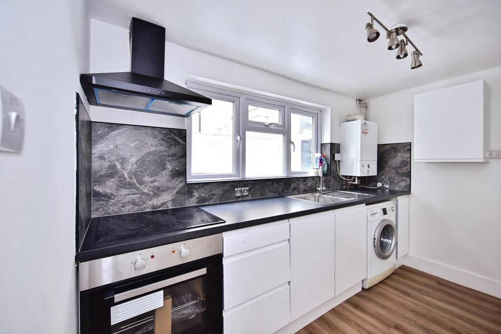 Property photo 2 of 17 Pbox-Img.Jpg