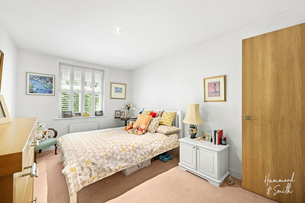 Additional image 12 of 2 bed flat for saleThornwood Road, Epping CM16