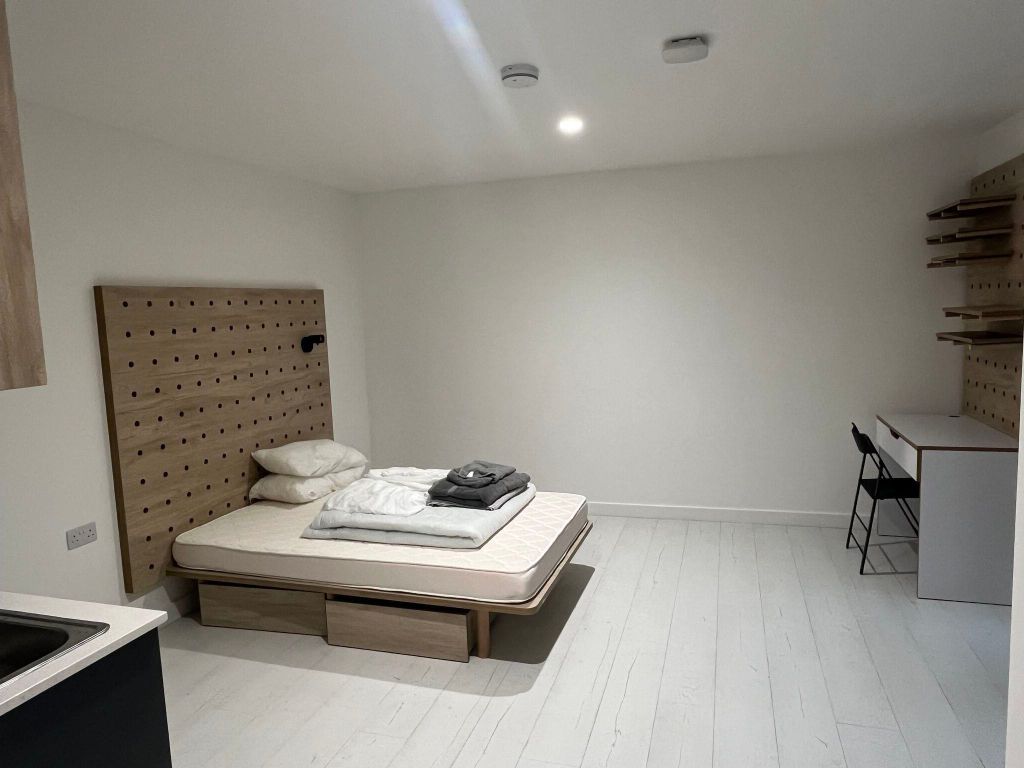 Property photo 1 of 23 Bedroom