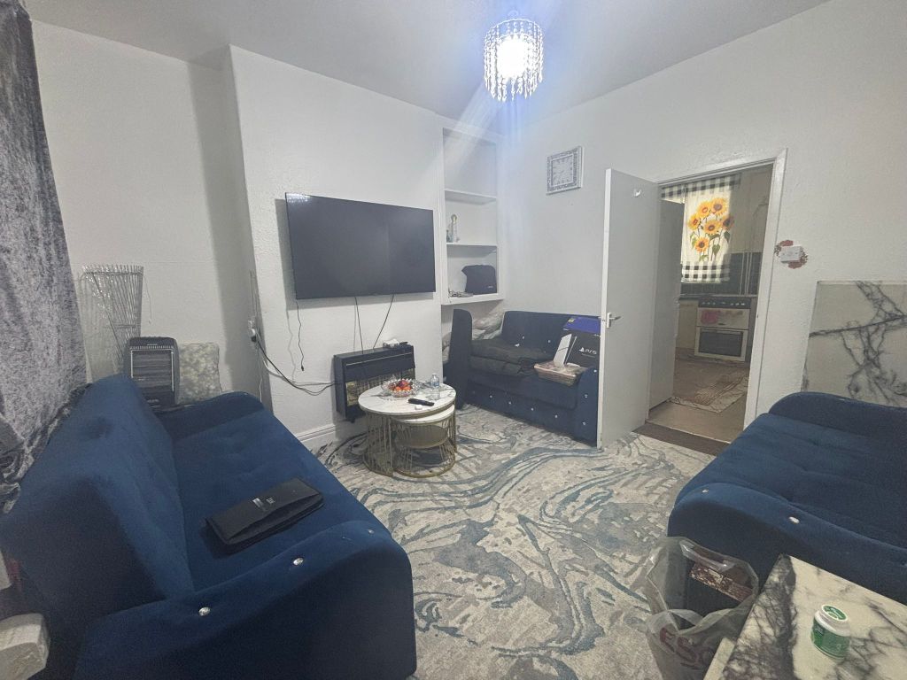 Property photo 3 of 8