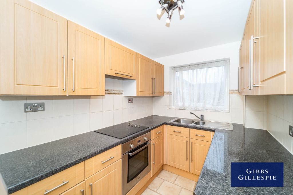 Property photo 1 of 10 Kitchen