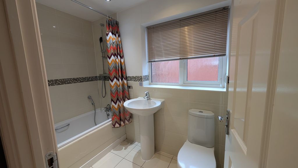 Property photo 3 of 6 1000025228