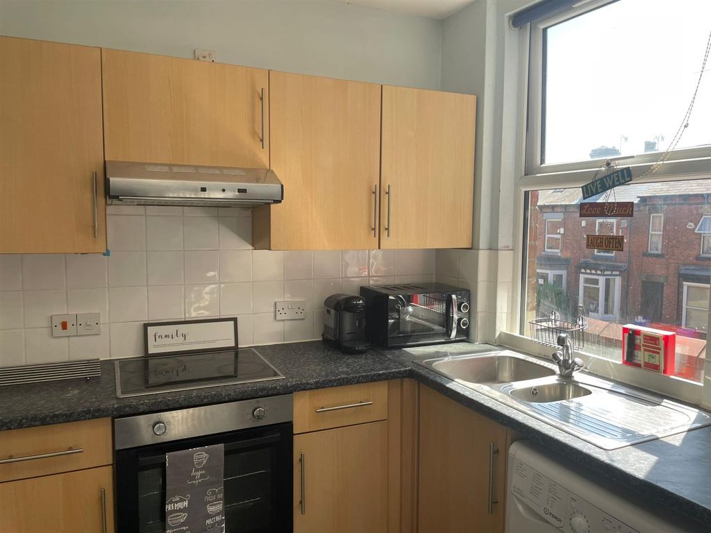 Property photo 2 of 16 Photo-2025-10-13-12-35-49 2.Jpg