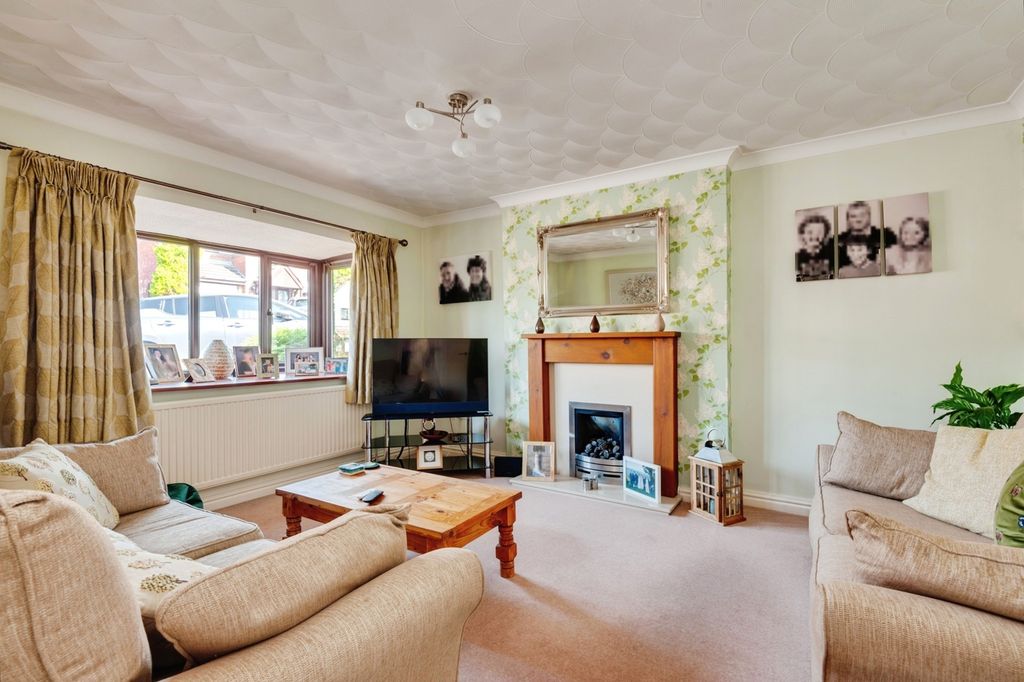 Property photo 2 of 17 Photo