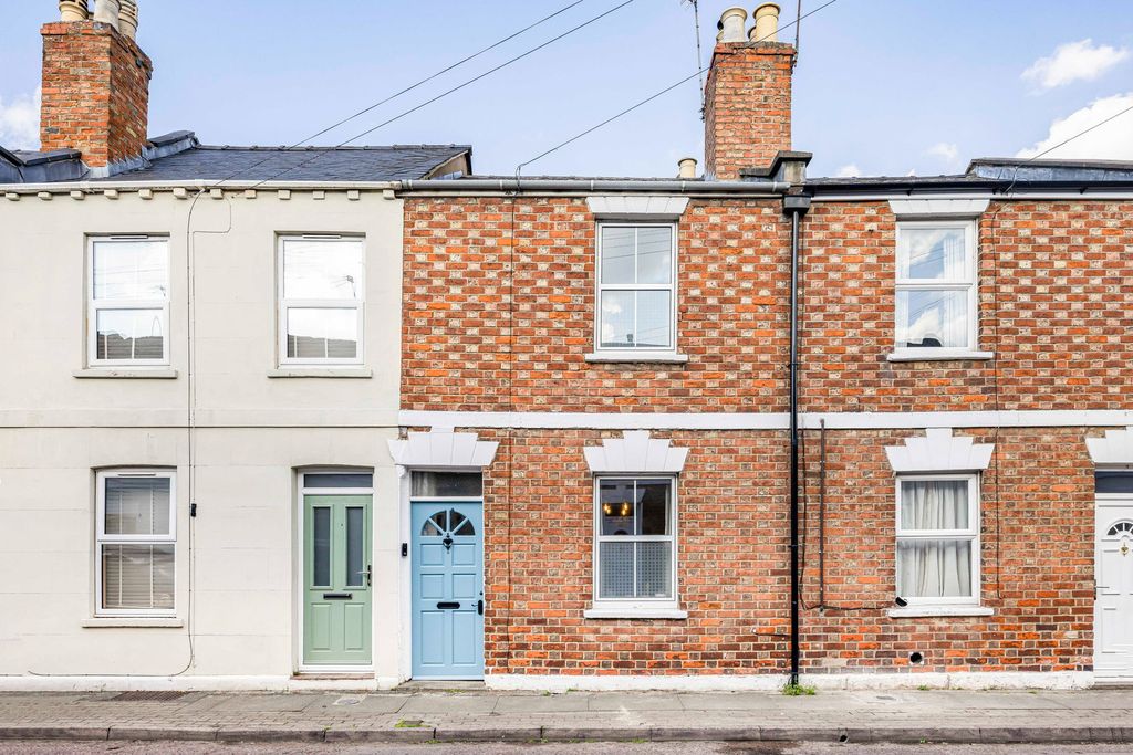 Property photo 1 of 18