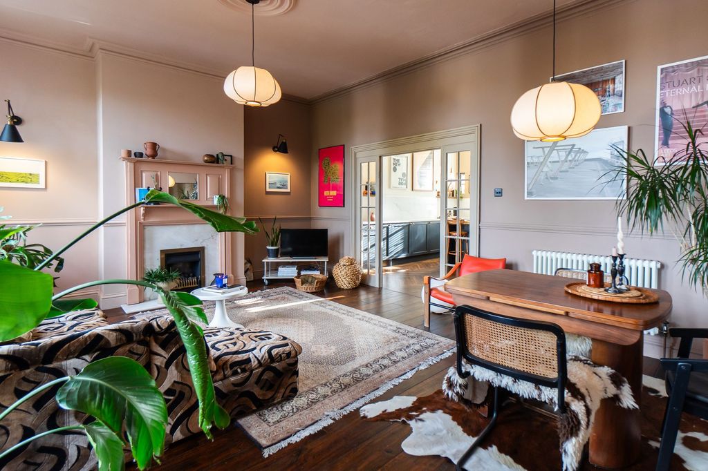 Property photo 1 of 33