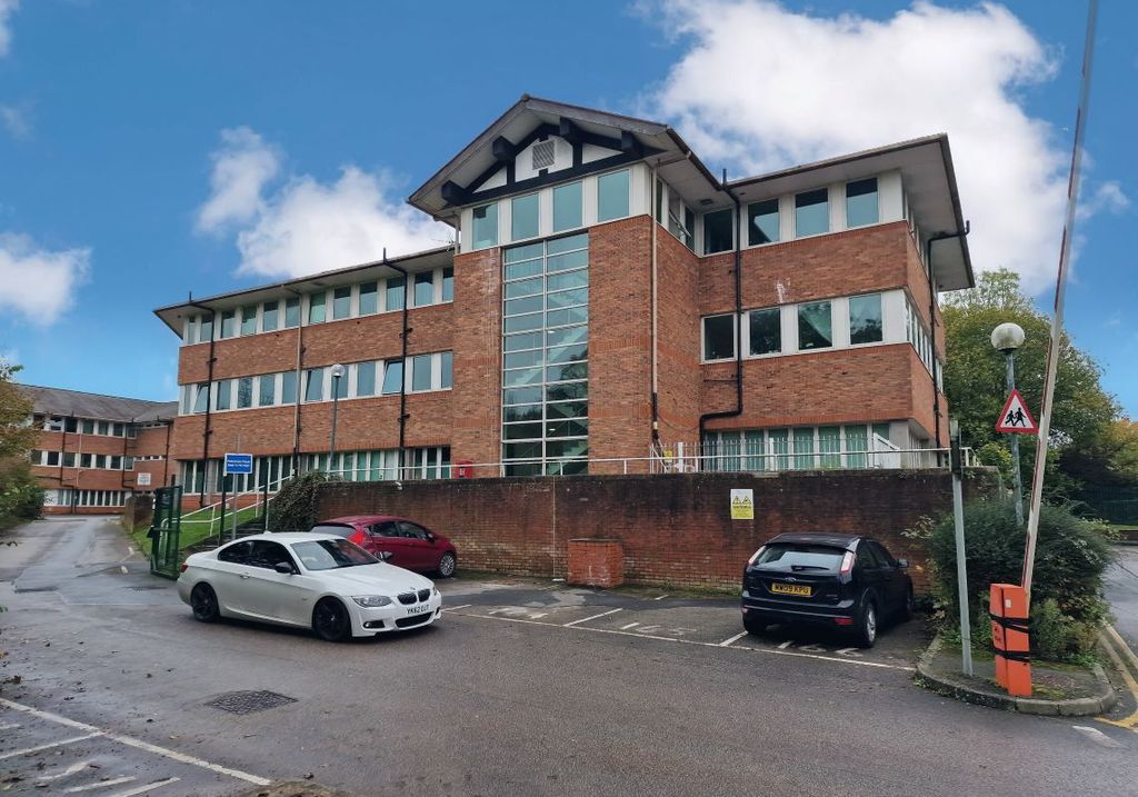 Property photo 1 of 6