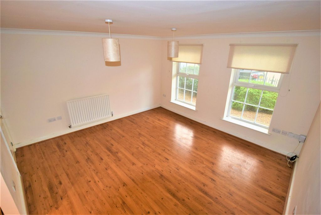 Property photo 2 of 18 Living Room