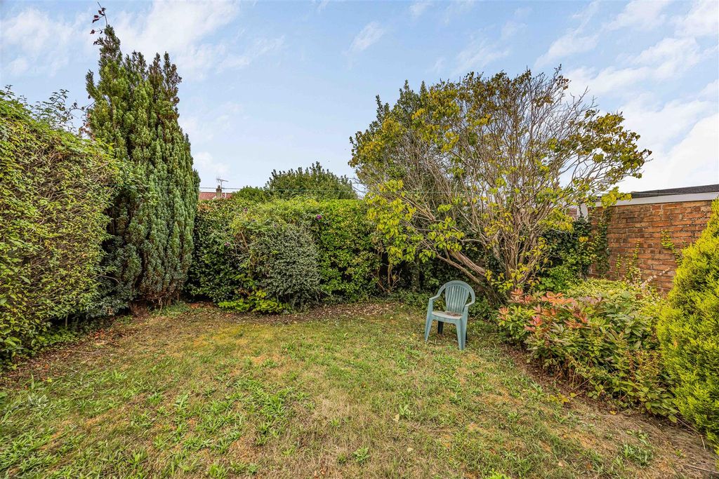 Property photo 3 of 19 7 Francis Road, Horndean-Small-Porticomarketing-So