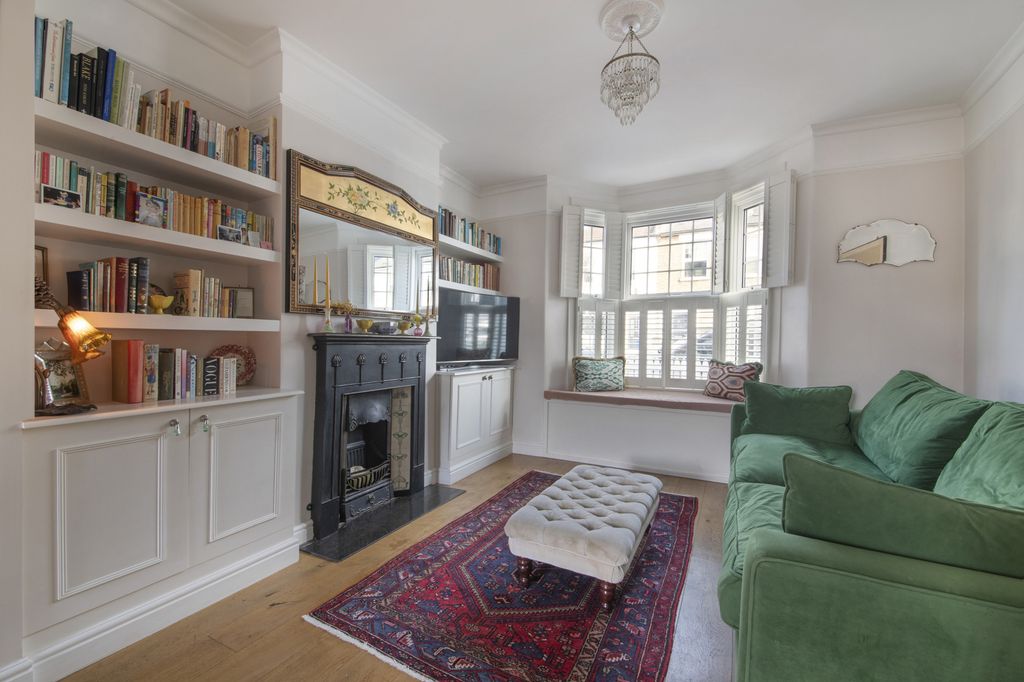 Property photo 2 of 12